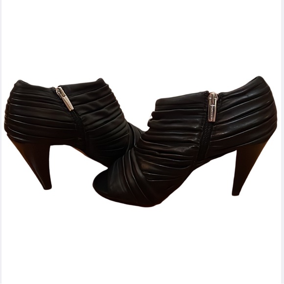 Vince Camuto - Peep Toe Anara Black Leather Booties - Size 7 - Picture 7 of 10